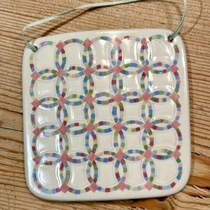 Collectible Hill Design Baskets Quilt Design Ceramic